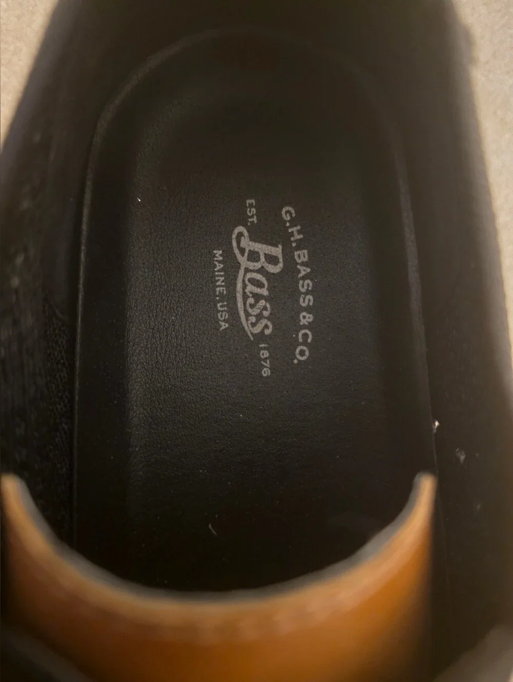 G.H. Bass & Co. Men's - 9.5 Black Knit Casual Dress Shoe Tan Heel & Tongue